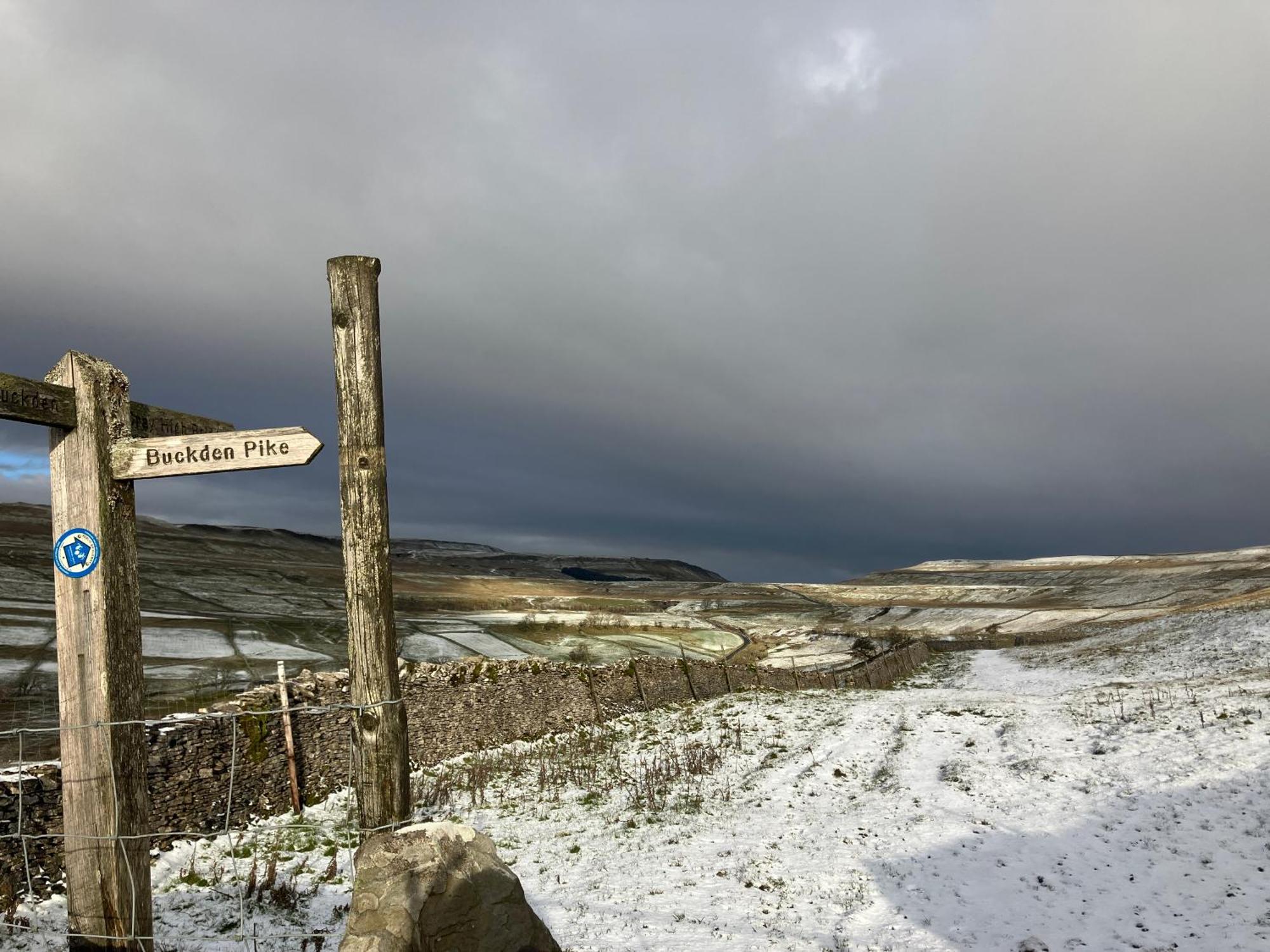 Апартаменты The Snug At Greystones Buckden  Экстерьер фото